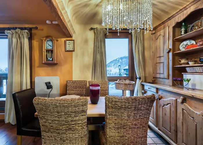 Chaleureux Avec Cheminee Et Parking A - Fr-1-564-55 Courchevel