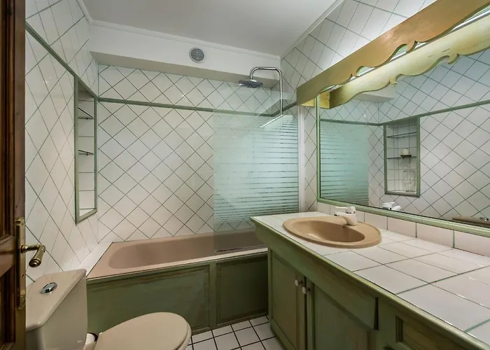 Chaleureux Avec Cheminee Et Parking A - Fr-1-564-55 * Courchevel